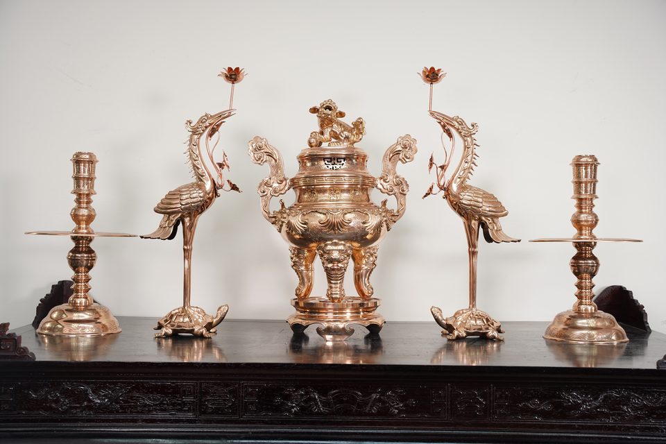 Hoa Soi pattern altar set in antique patina